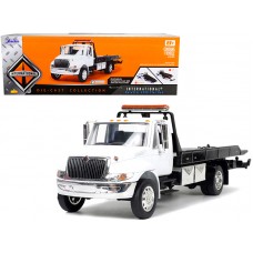 JADA International DuraStar 4400 Flatbed Tow Truck White 1/24 Diecast Model by Jada